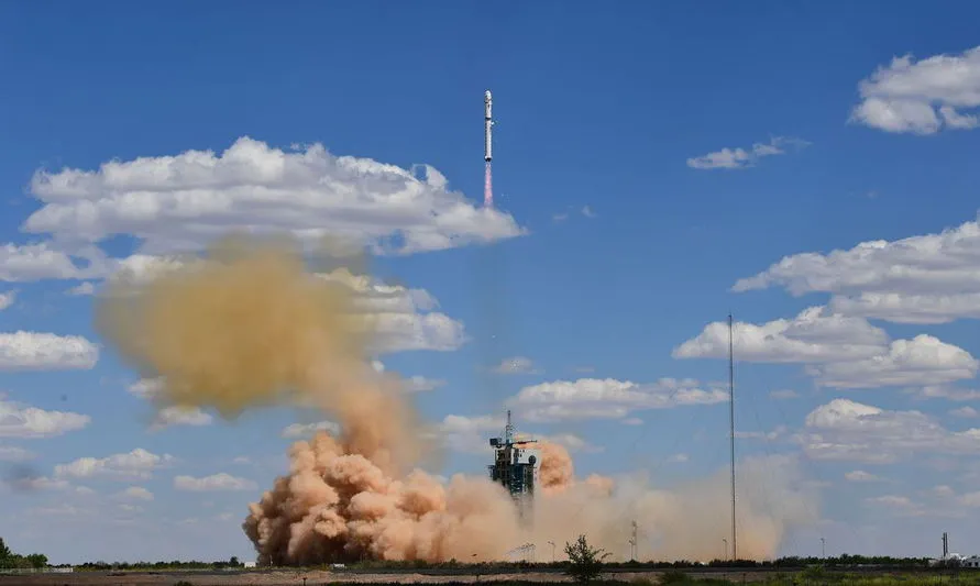 SpaceX transmite hoje ao vivo lançamento de 58 satélites ao espaço