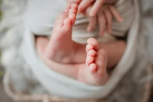 Bebê de 2 meses morre vítima da covid-19 em Londrina