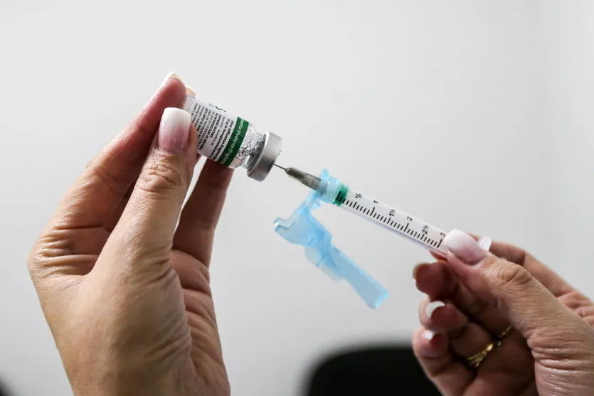 Brasil tem 39% da população com vacinação completa