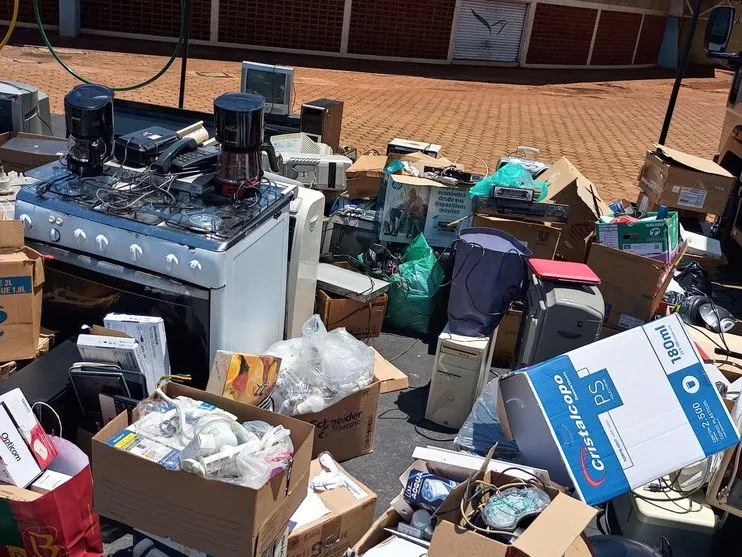 Ação recolhe 3.100 kg de lixo eletrônico em Arapongas