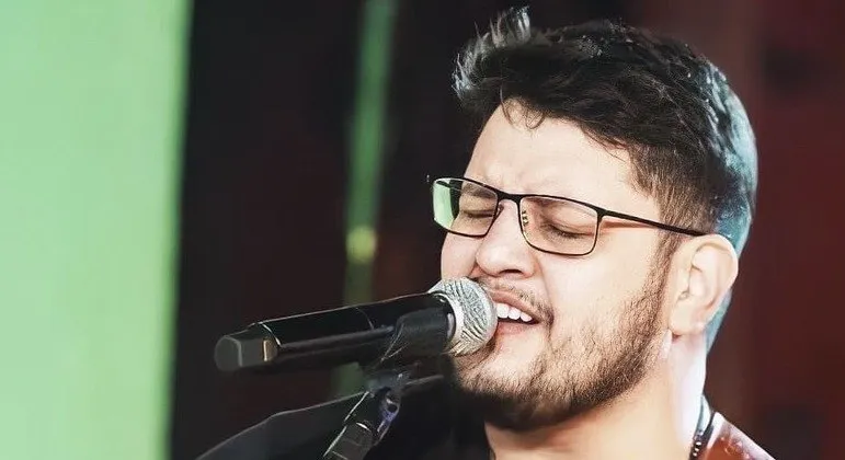 Artistas lamentam morte do cantor sertanejo Maurílio