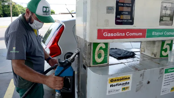 Pesquisa: gasolina comum fica mais barata em Apucarana
