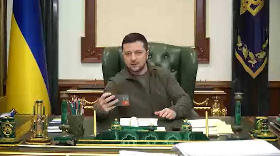 Guerra: Zelensky grava vídeo para mostrar que está em Kiev