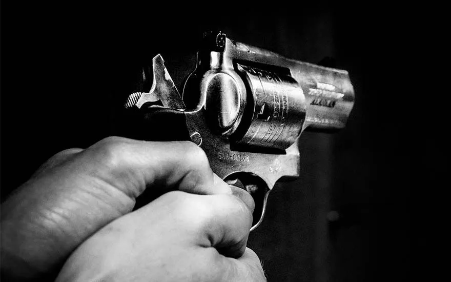 Bandido coloca arma na boca de apucaranense durante assalto