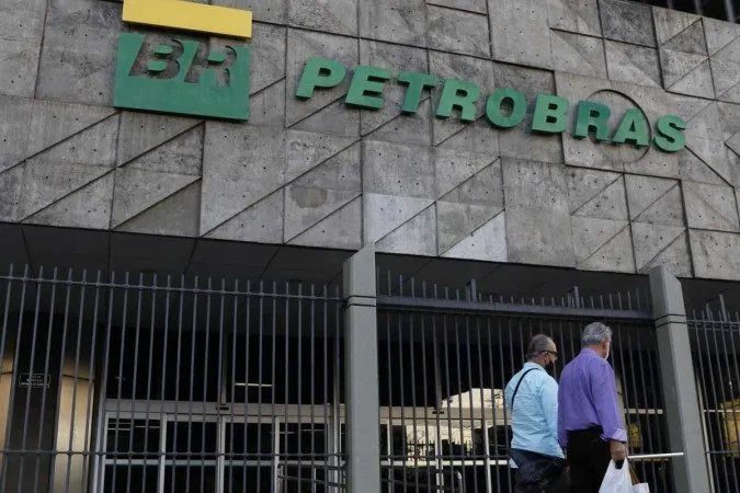 Petroleiros prometem greve se privatização avançar
