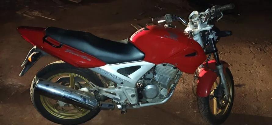A moto, modelo CB Twister,  foi furtada no último dia 26/6