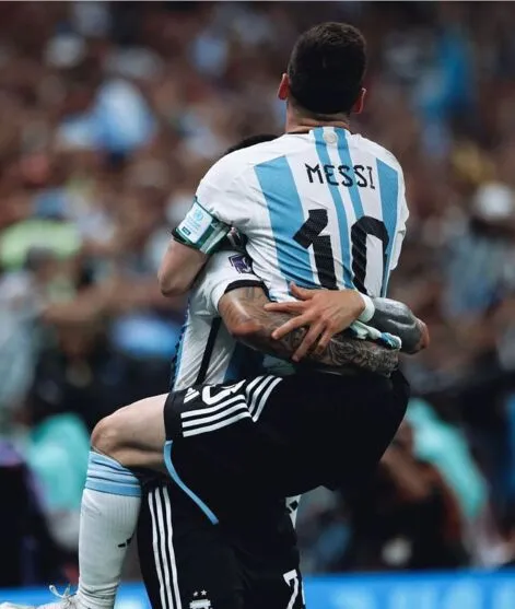 Atacante abriu o placar na vitória que colocou os argentinos nas quartas de final do Mundial