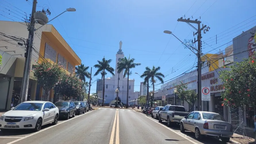 Em Apucarana, o adiantamento de uma hora nos relógios divide opiniões entre os moradores da cidade