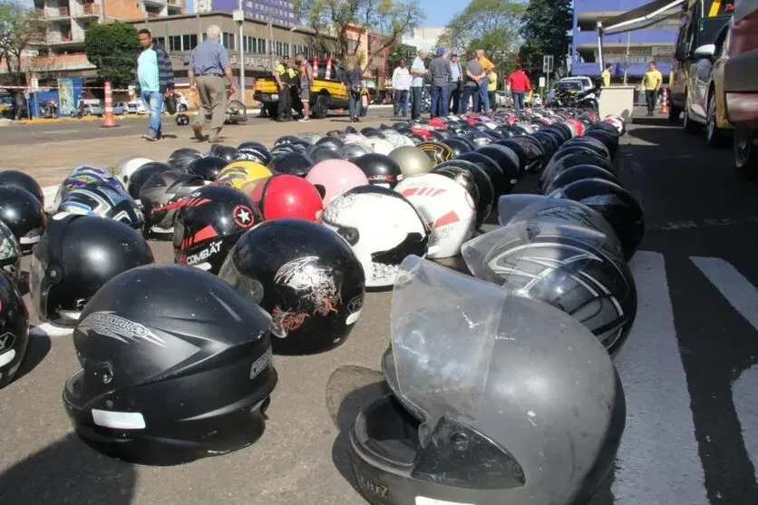 A iniciativa é que os motociclistas troquem o seu capacete usado por um novo para melhor segurança