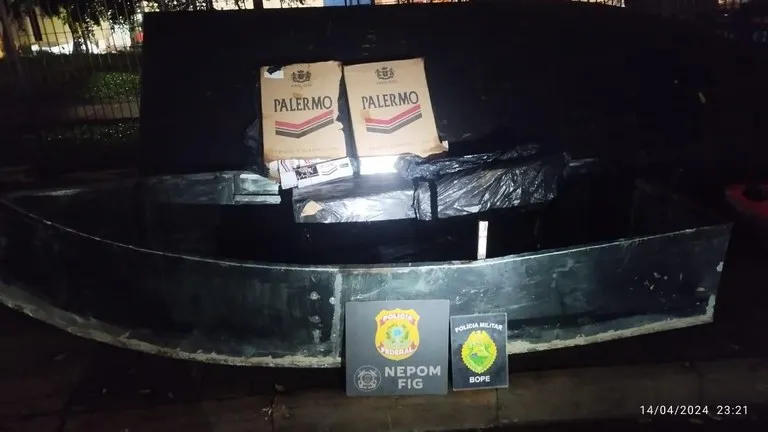 PF apreende embarcação com cigarros contrabandeados no Rio Paraná
