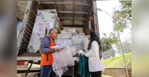  Ao todo, 15 caminhões partem de Curitiba, Londrina, Cascavel, Toledo, Marechal Cândido Rondon e Loanda com os donativos durante esta segunda-feira 
