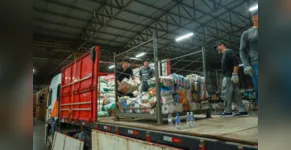  Caminhões com doações chegam ao município de Santa Cruz do Sul em RS 