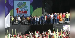  Lula discursa em ato no Dia do Trabalho 