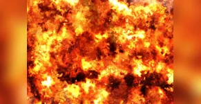  Mulher ateia fogo em policial militar ao incendiar a própria moto 