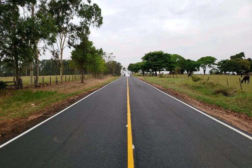 Rodovia de distrito de Umuarama recebe serviços de conservação