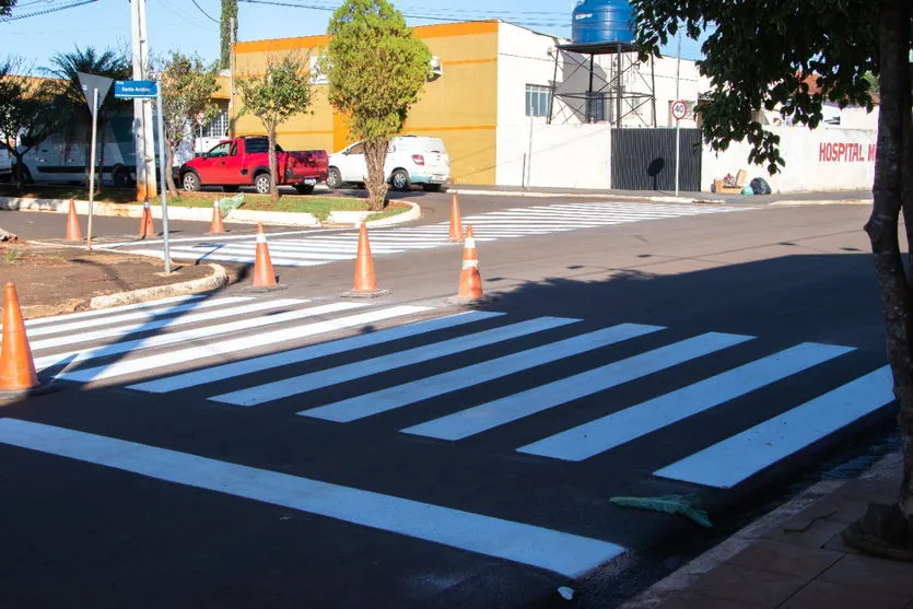 Jardim Alegre revitaliza pintura da sinalização das ruas