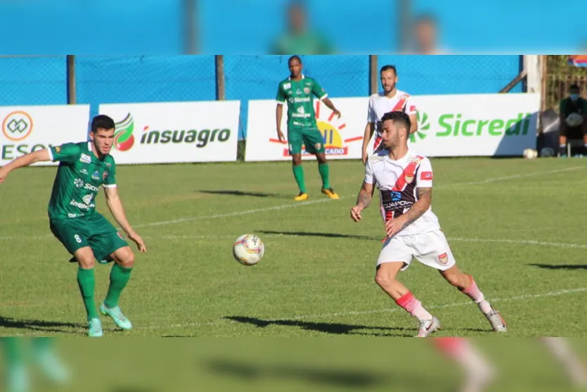 Apucarana Sports vence de virada e avança à semifinal