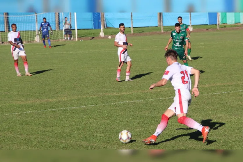 Apucarana Sports vence de virada e avança à semifinal