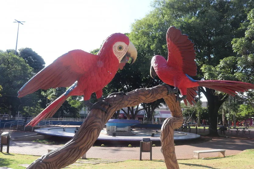 Primeiras esculturas da Praça Mauá são entregues