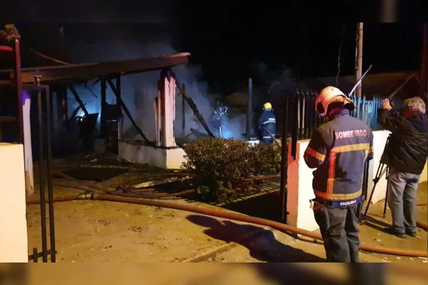 Bombeiros confirmam morte em incêndio no Pirapó; assista