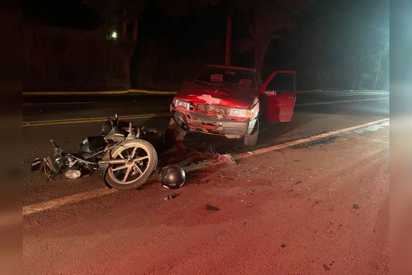 Motociclista morre ao bater em carro que invadiu contramão