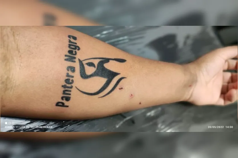 Fã tatua apelido de Giovane Vieira, paratleta de Apucarana
