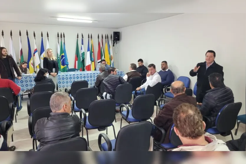  Mauro Bertoli, ex-presidente da Acavi, também falou na reunião, apoiando a retomada da Acavi 