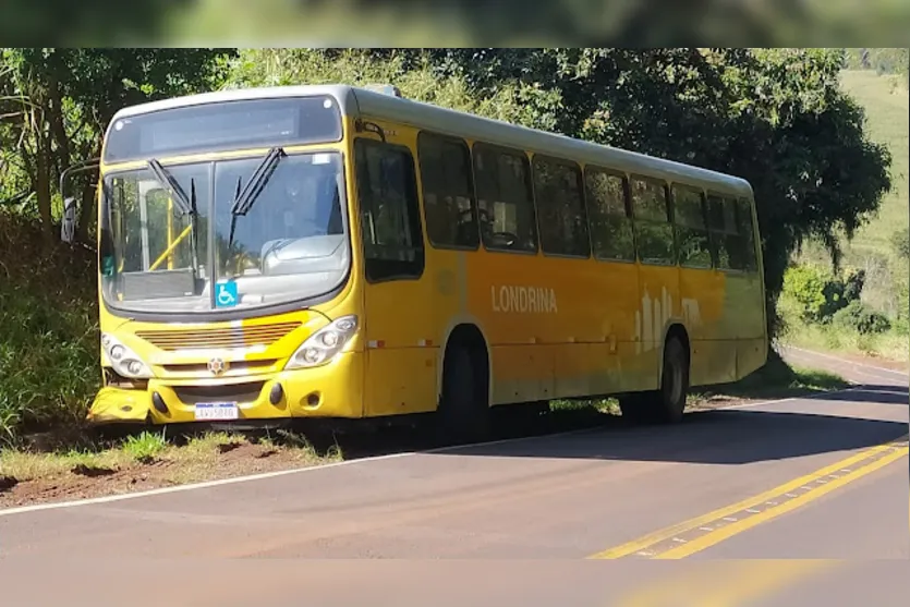  Ônibus foi encontrado abandonado na rodovia PR 453, entre Borrazópolis e Cruzmaltina 