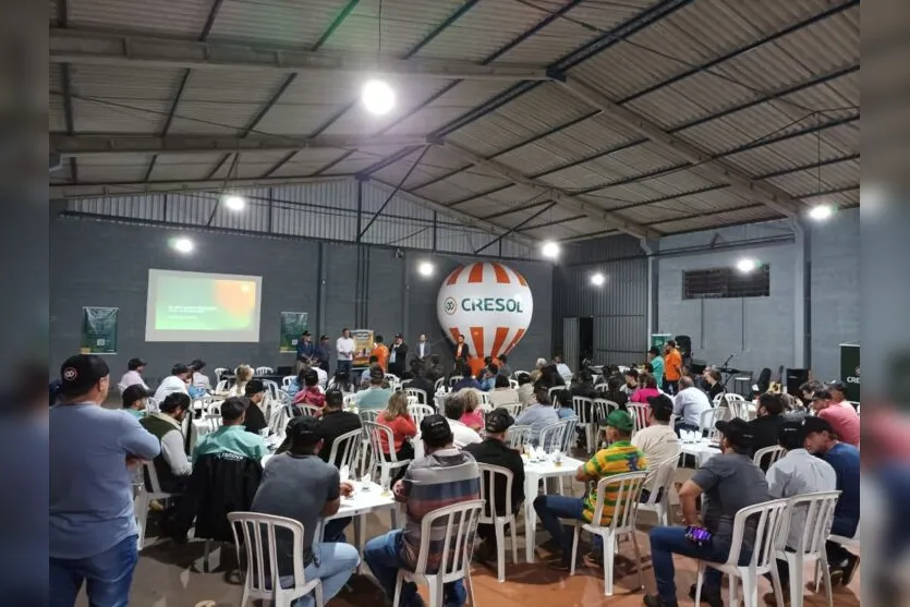  A Cresol Norte Paranaense realizou na noite desta quarta-feira (6), na Associação dos Cafeicultores de Pirapó (Coocapi), o lançamento do Plano Safra 22/23 