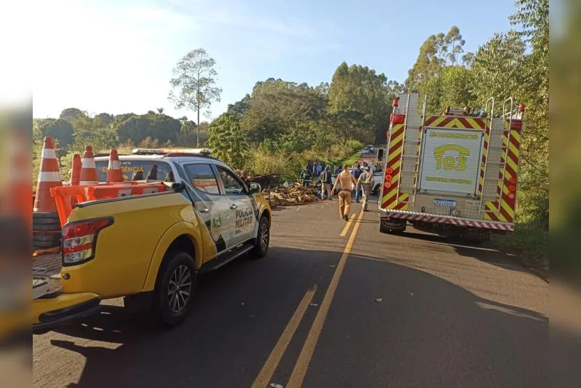  Um gravíssimo acidente foi registrado na manhã desta sexta-feira (22) em Grandes Rios 