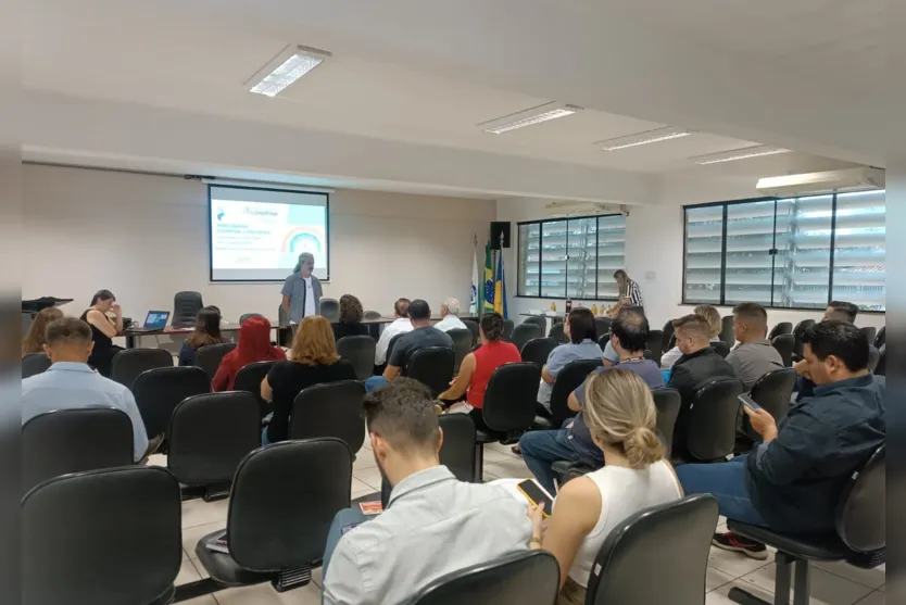 Programa 'Compra Londrina' promove palestra para servidores municipais